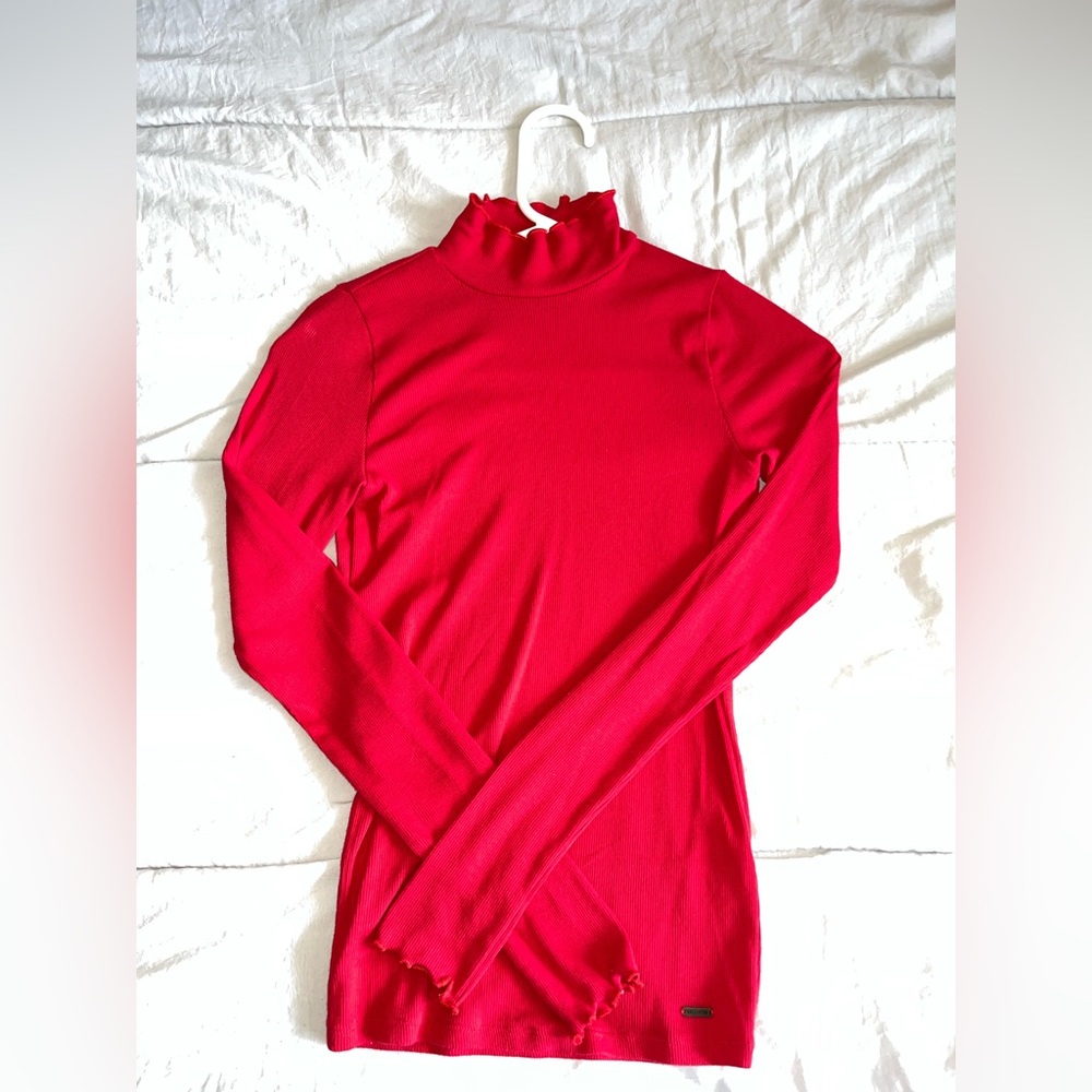 Hollister Slim Tee Red Turtleneck